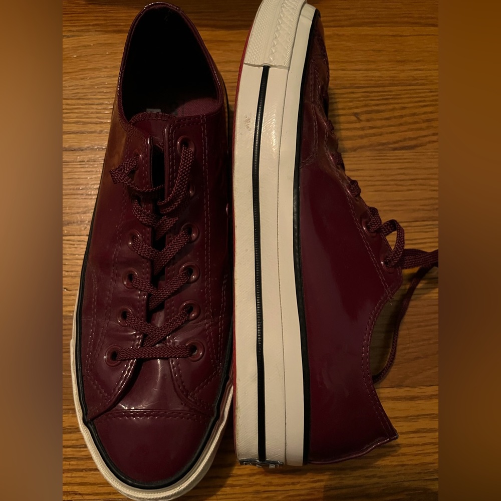 Chuck 70 Purple patent leather red soles